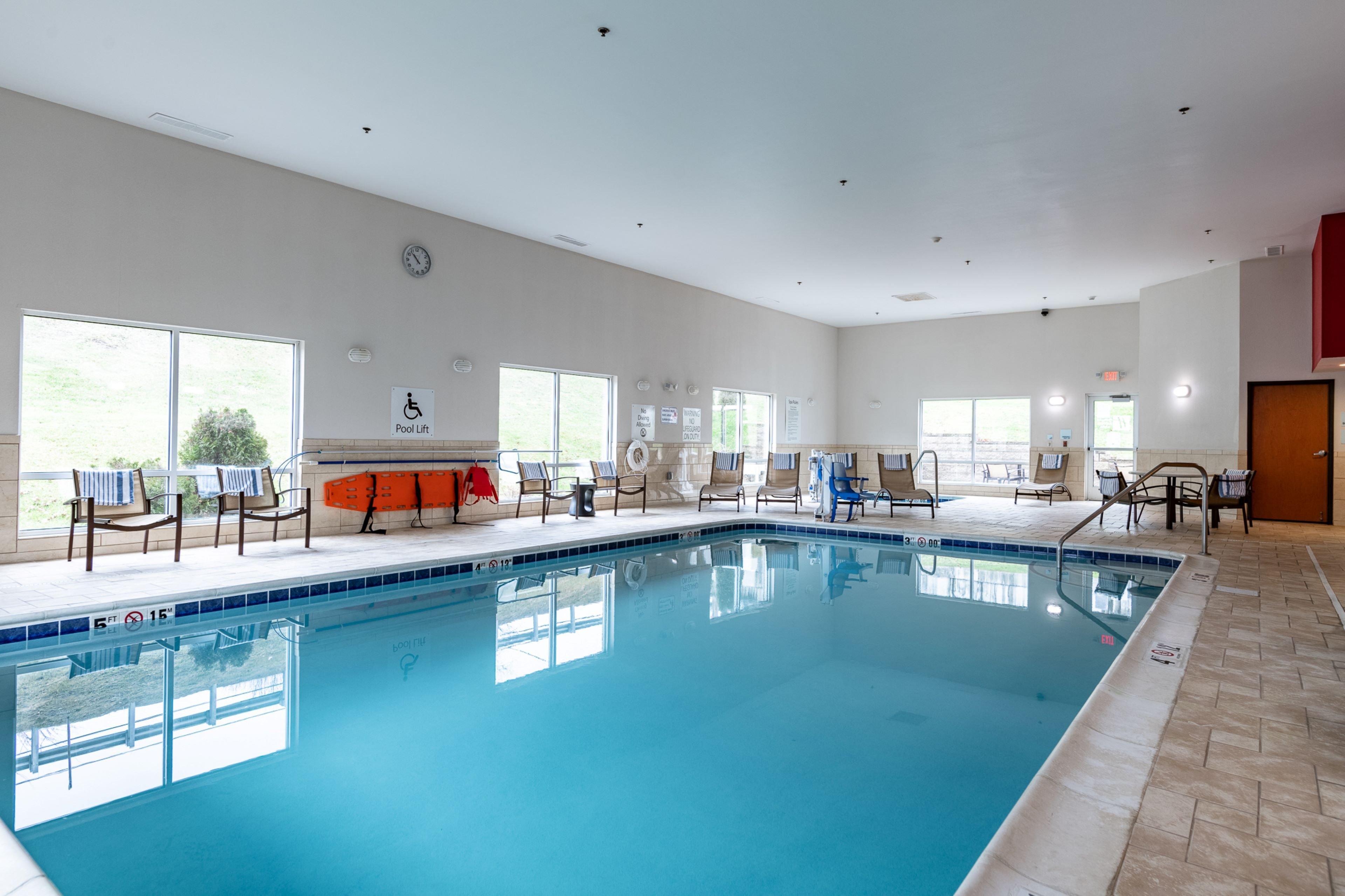 Holiday Inn Express & Suites New Martinsville By Ihg Zewnętrze zdjęcie