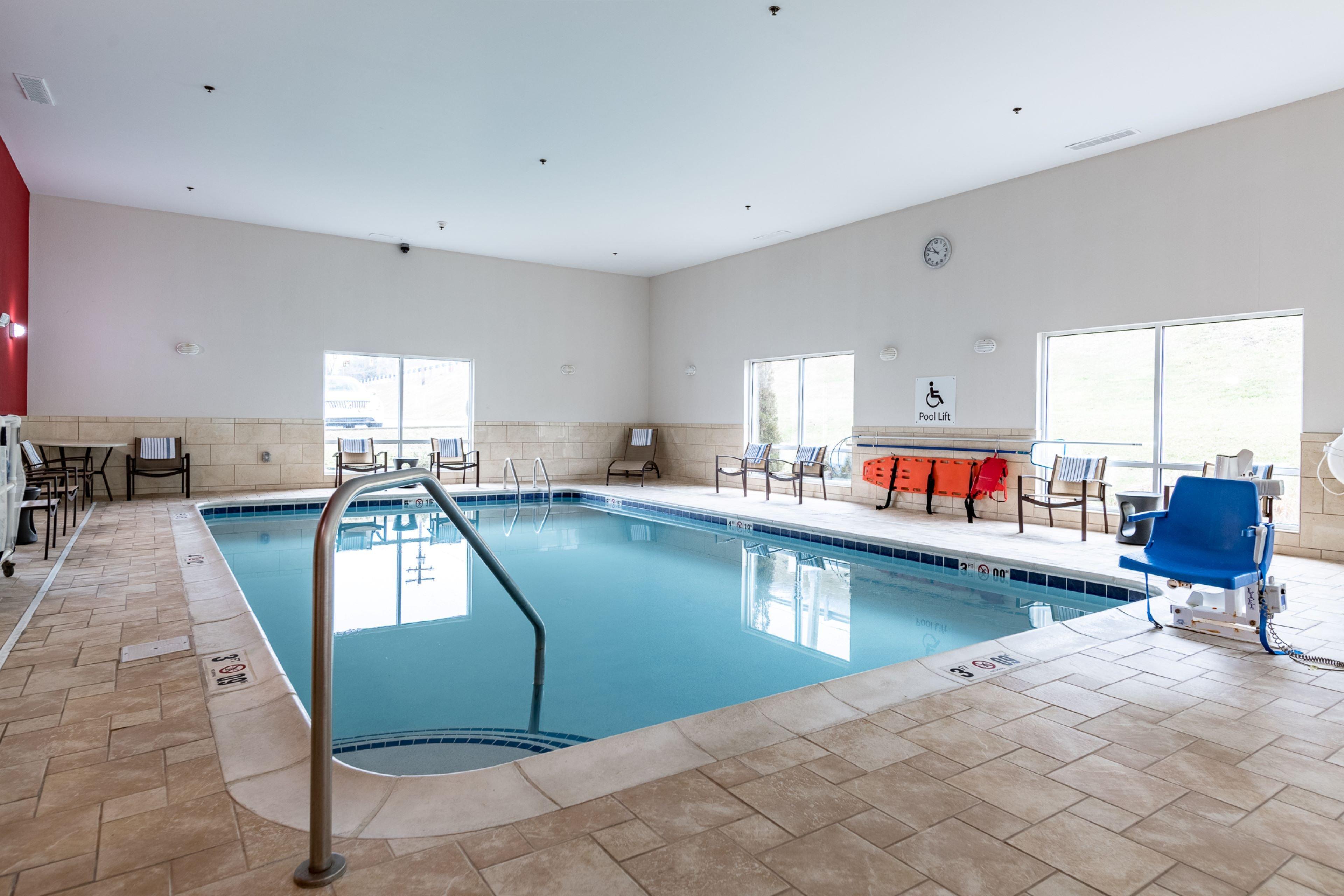 Holiday Inn Express & Suites New Martinsville By Ihg Zewnętrze zdjęcie